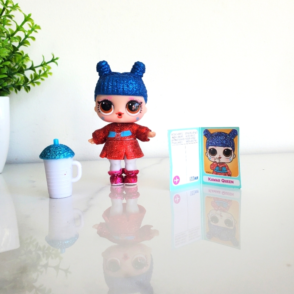 L.O.L Surprise! World Travel Kawaii Queen Doll Action Figurine Bottle Passport